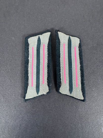WW2 German Panzer NCO Uniform Collar Tab Facings Badges – An original pair of German Army senior non-commissioned officer’...