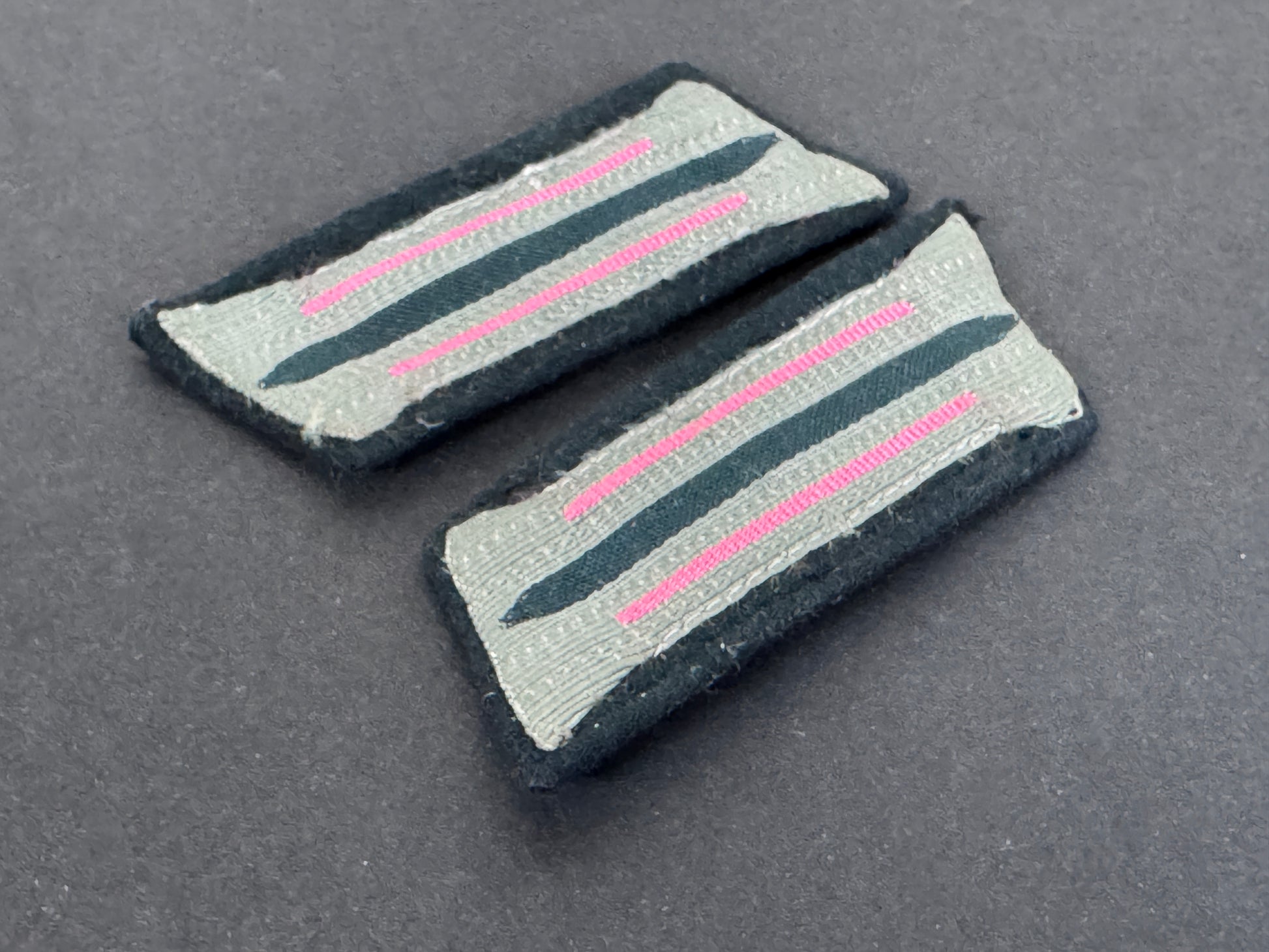 WW2 German Panzer NCO Uniform Collar Tab Facings Badges – An original pair of German Army senior non-commissioned officer’...