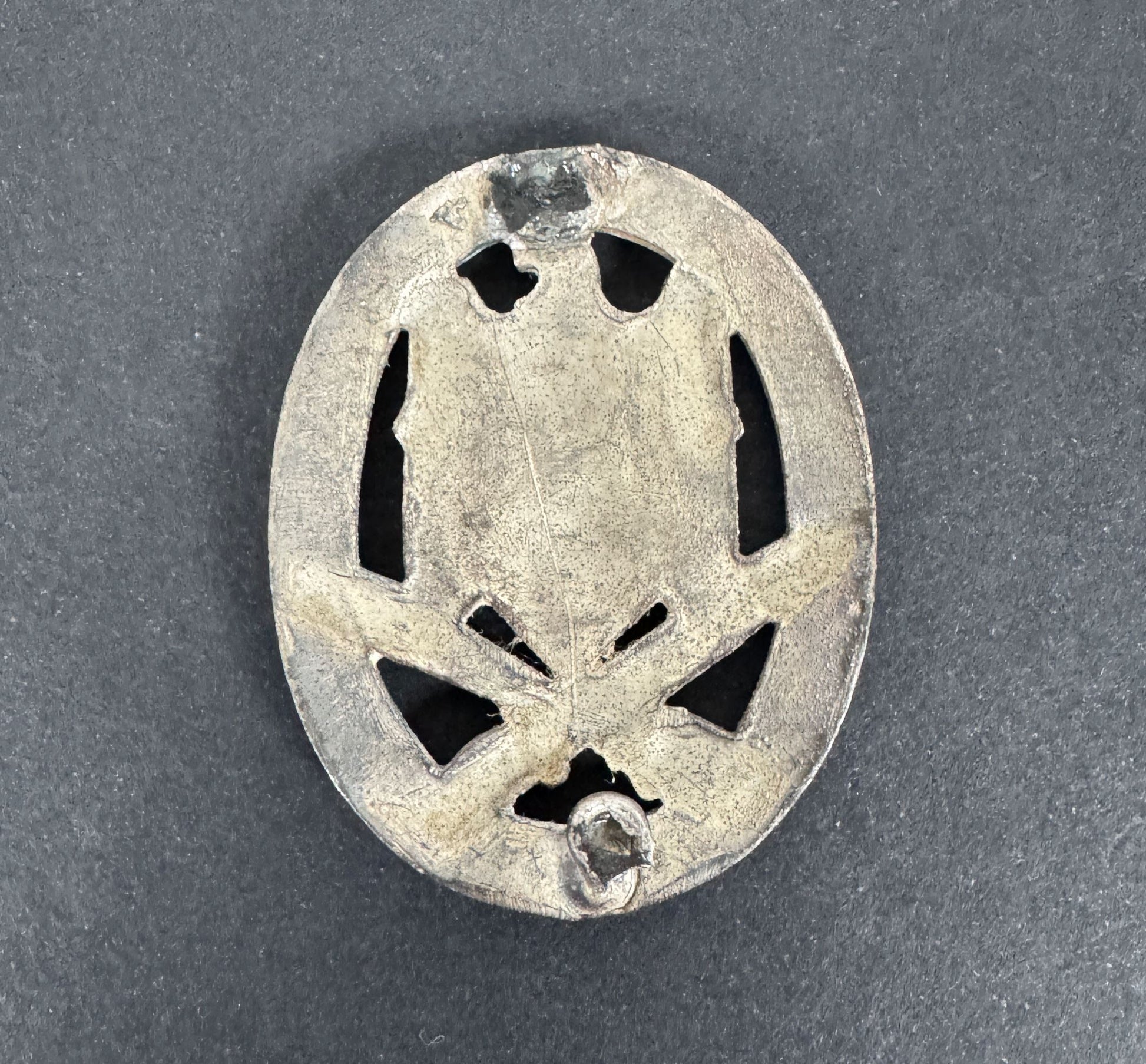German general assault badge combat award. reverse image showing the pin mount missing.