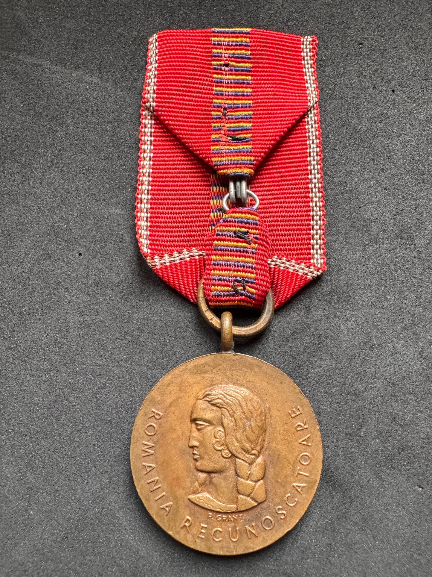 Photo 3 of WW2 Romanian Crusade Against Communism Eastern Front Medal - collectible militaria item