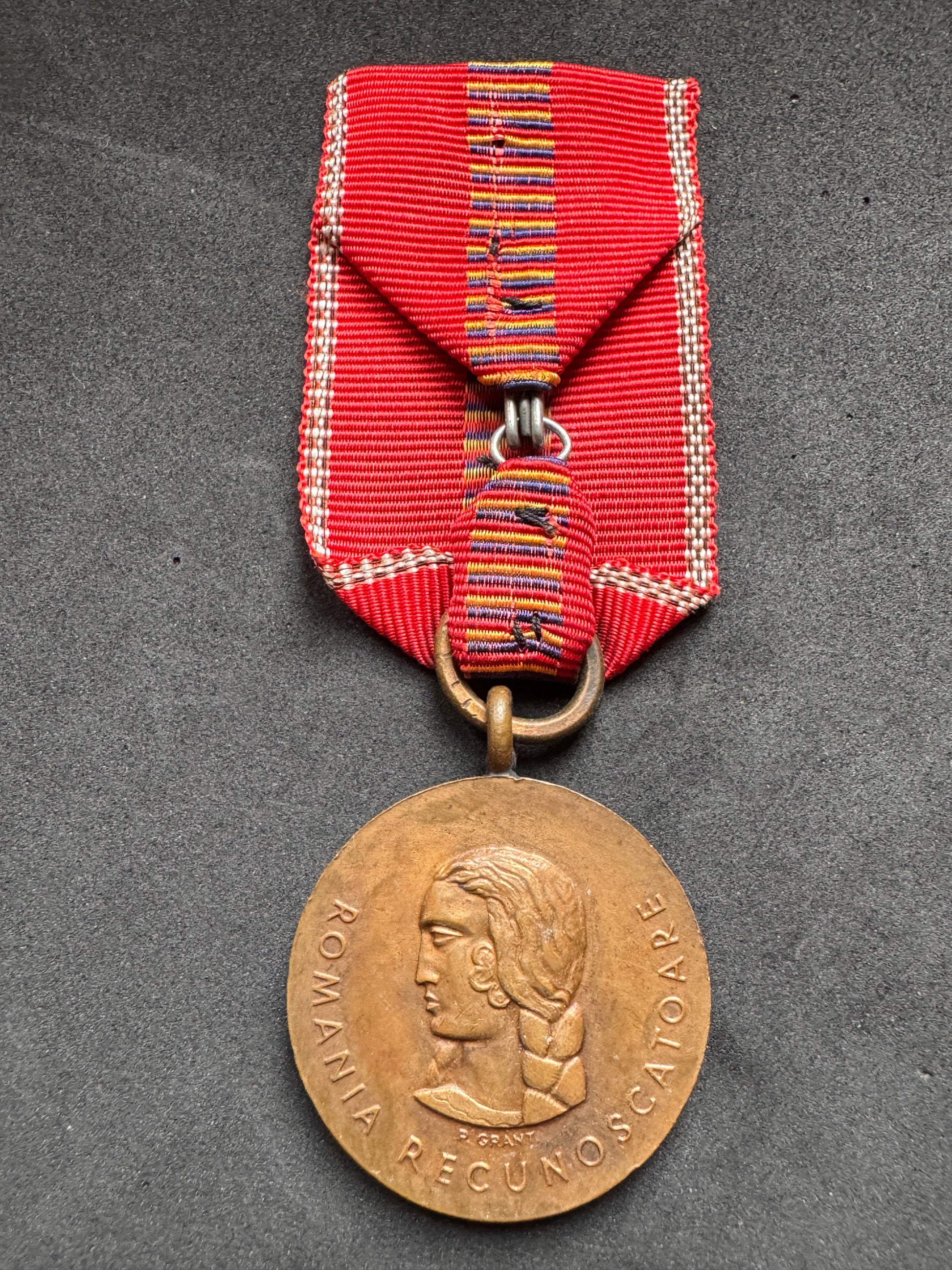 Photo 3 of WW2 Romanian Crusade Against Communism Eastern Front Medal - collectible militaria item