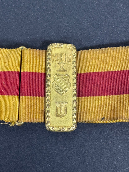 German Medal Ribbon full of Tinnies & Day Badges 1924-1935 Weimar Republic – A fine and rare collection of post World War...