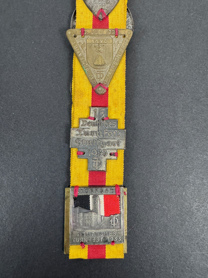 German Medal Ribbon full of Tinnies & Day Badges 1924-1935 Weimar Republic – A fine and rare collection of post World War...