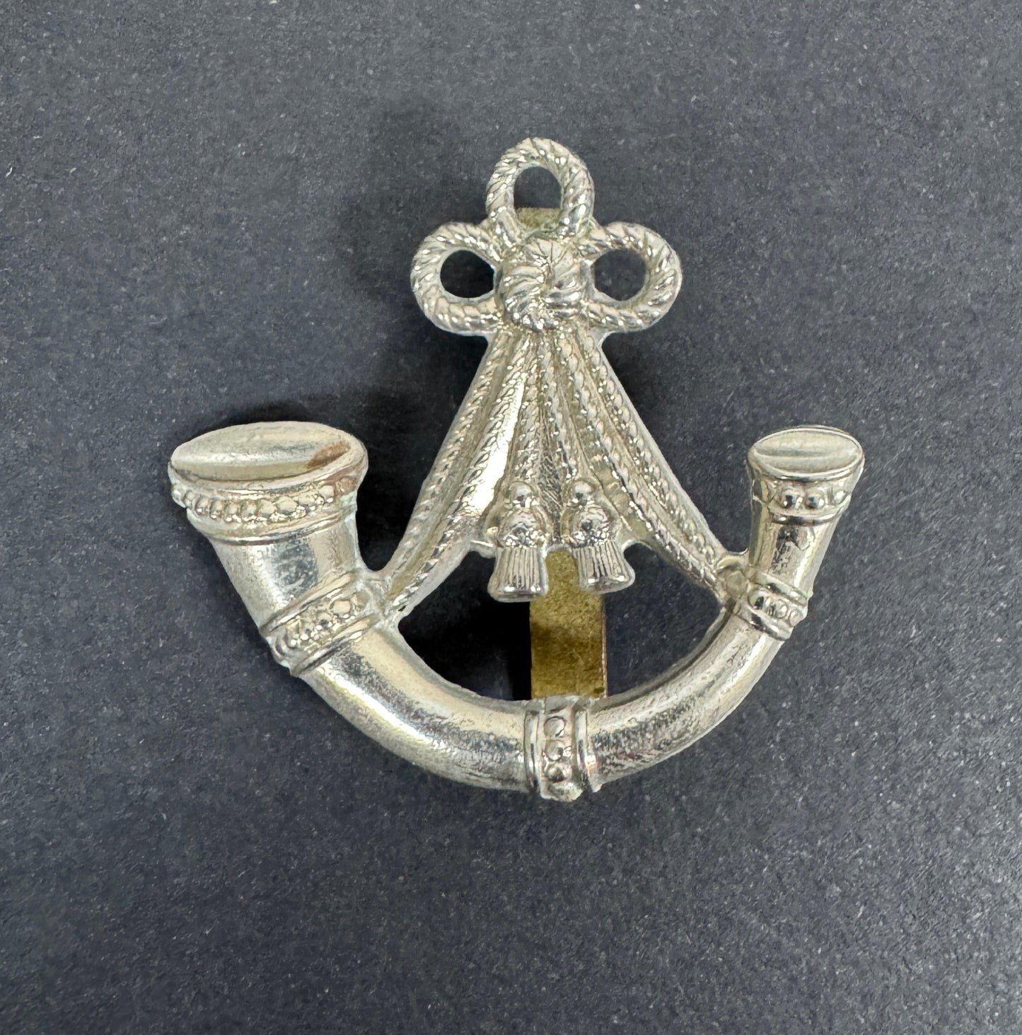 WW2 British Army Oxfordshire & Buckinghamshire Light Infantry Cap Badge – An original Second World War era cap badge of Th...