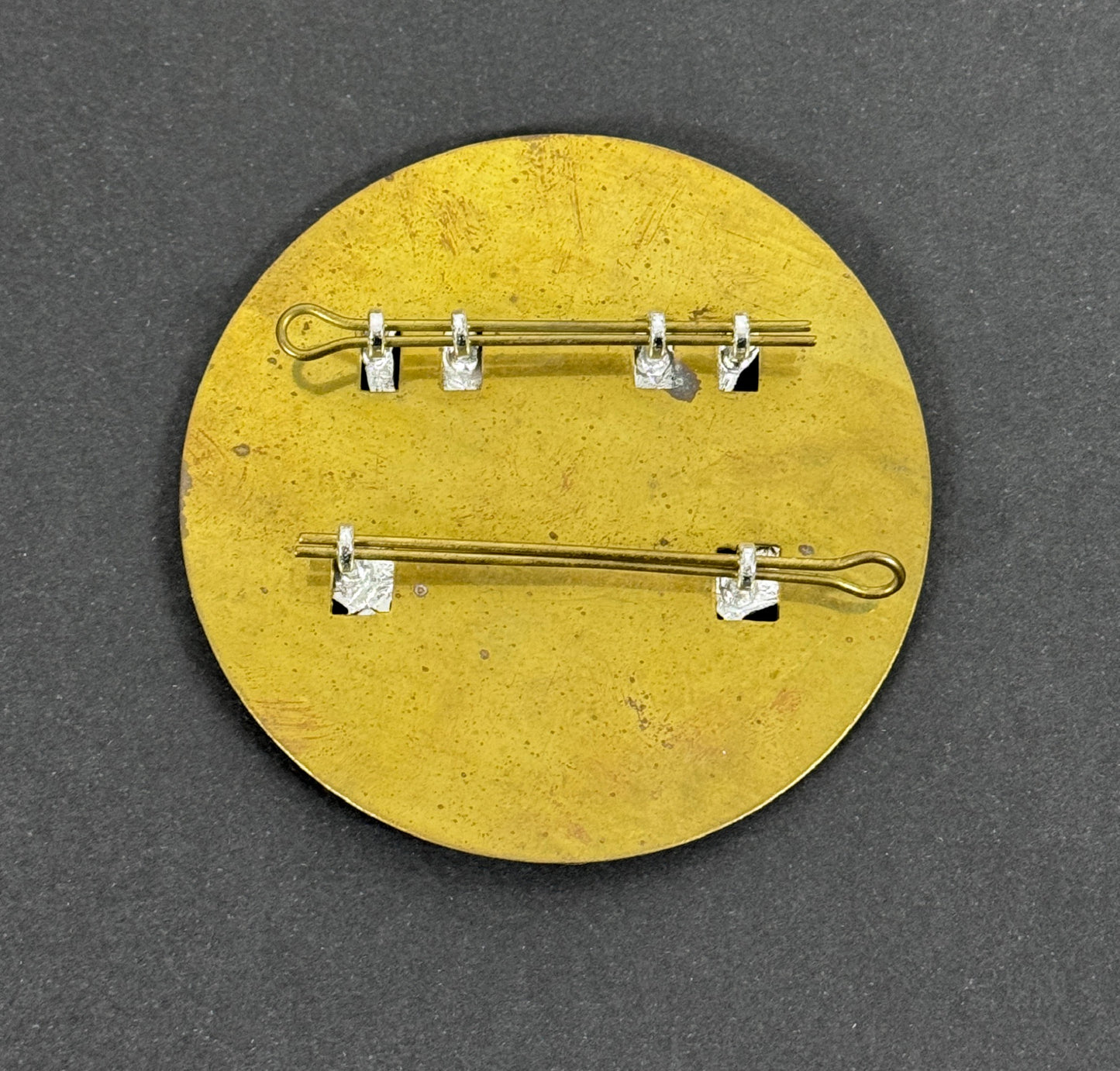 British Army Queen's Own Highlanders (Seaforth and Camerons) Glengarry Cap Badge – An original other ranks Glengarry cap b...