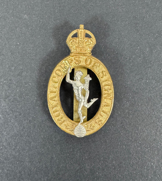 WW2 British Army Royal Corps of Signals Cap Badge – An original other ranks cap badge of The Royal Corps of Signals. 29 x