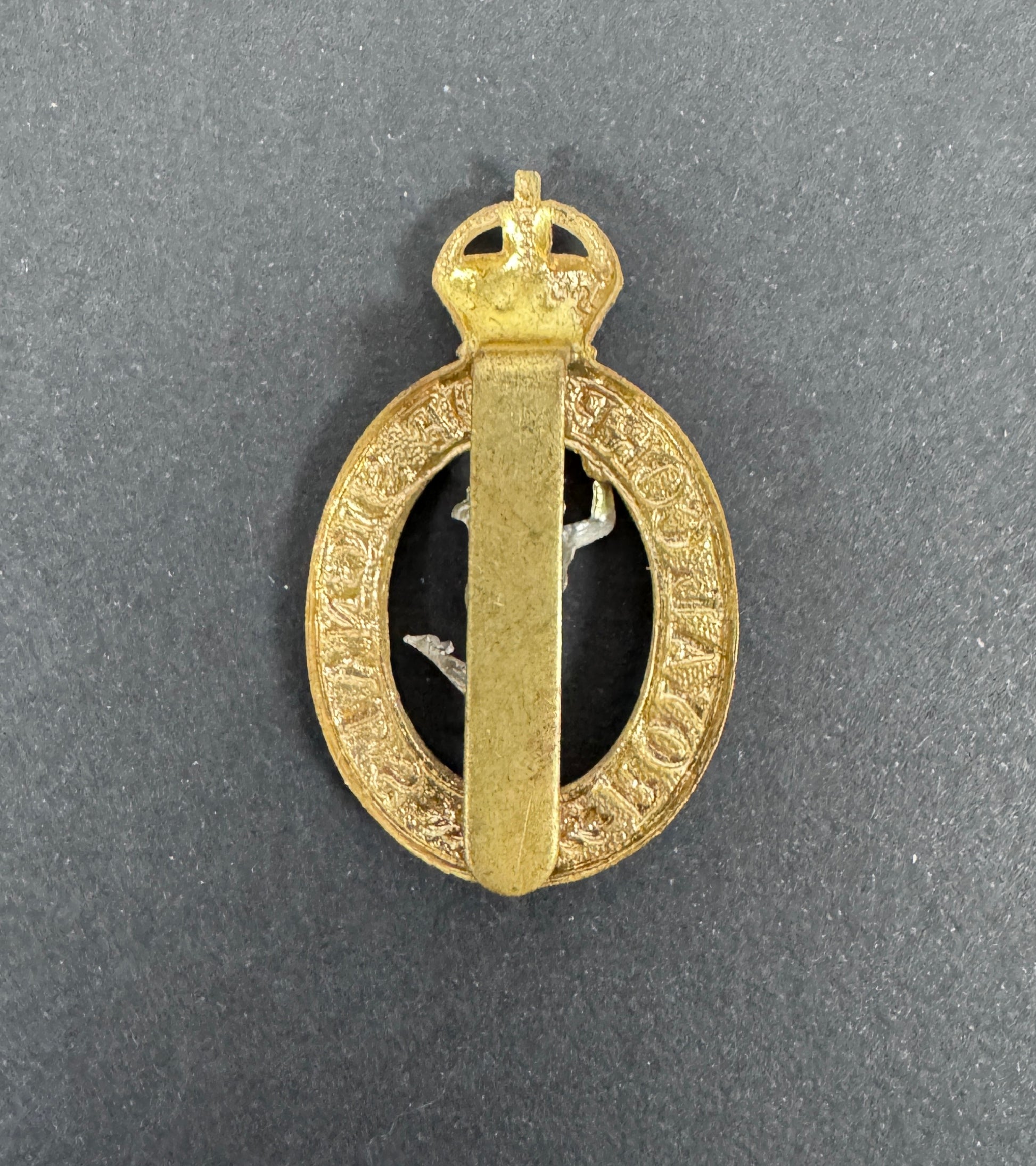 WW2 British Army Royal Corps of Signals Cap Badge – An original other ranks cap badge of The Royal Corps of Signals. 29 x
