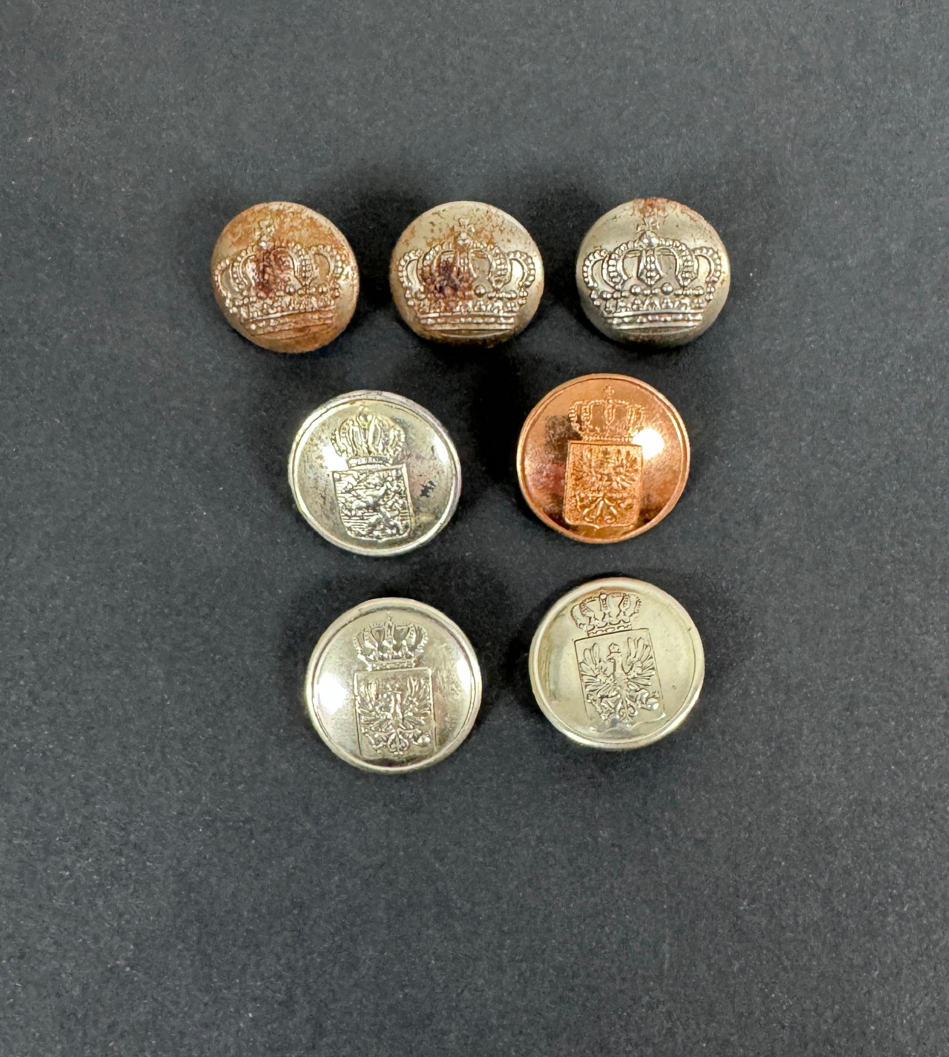 WW1 German Prussian Army Uniform Buttons – Imperial German, Prussian, tunic buttons from early 20th century to include Wor...