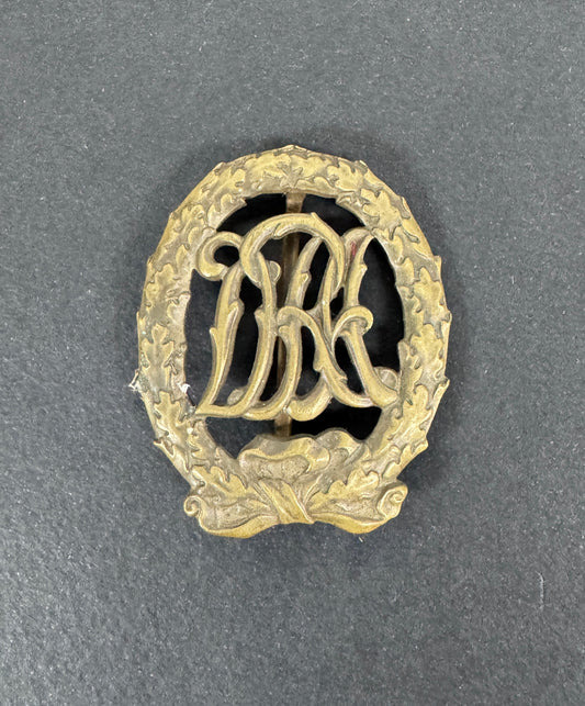 Pre WW2 German DRA Sports Badge in Bronze "CHR LAUER" – An early Third Reich period "Deutscher Reichsausschuss für Leibesü...