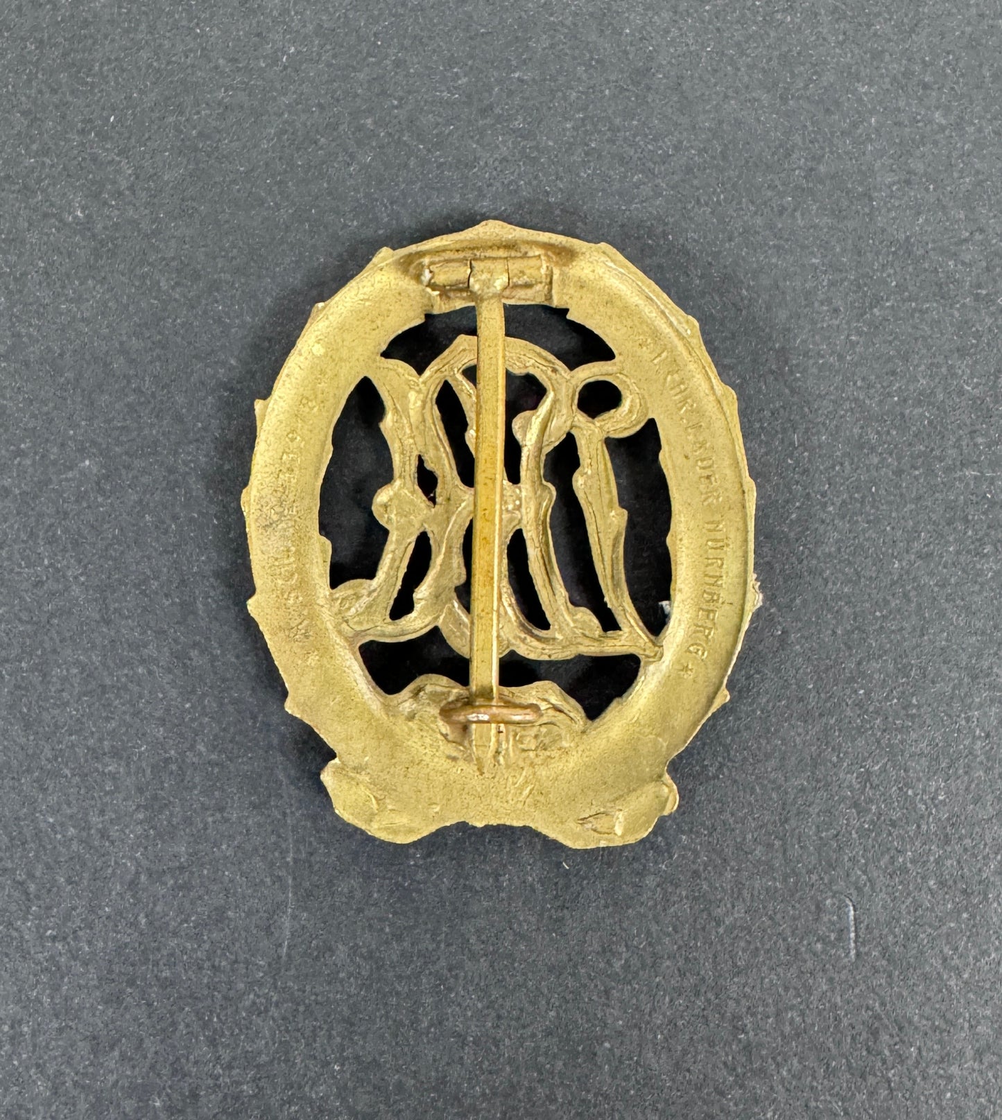 Pre WW2 German DRA Sports Badge in Bronze "CHR LAUER" – An early Third Reich period "Deutscher Reichsausschuss für Leibesü...