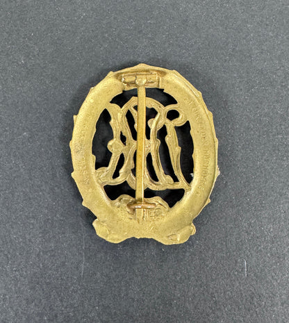 Pre WW2 German DRA Sports Badge in Bronze "CHR LAUER" – An early Third Reich period "Deutscher Reichsausschuss für Leibesü...
