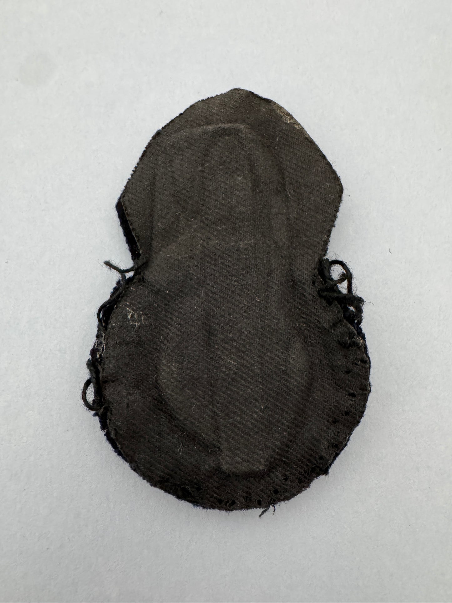 WW2 British Navy Petty Officer's Rating Cap Badge