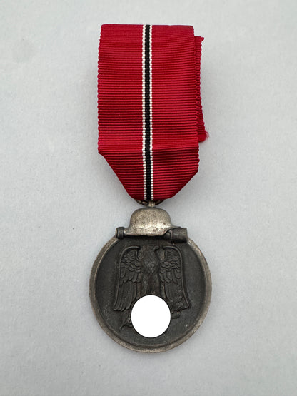 WW2 German Eastern Front Medal Private Purchase – An original and scarce private purchase type Eastern Front Medal. 36 mm...