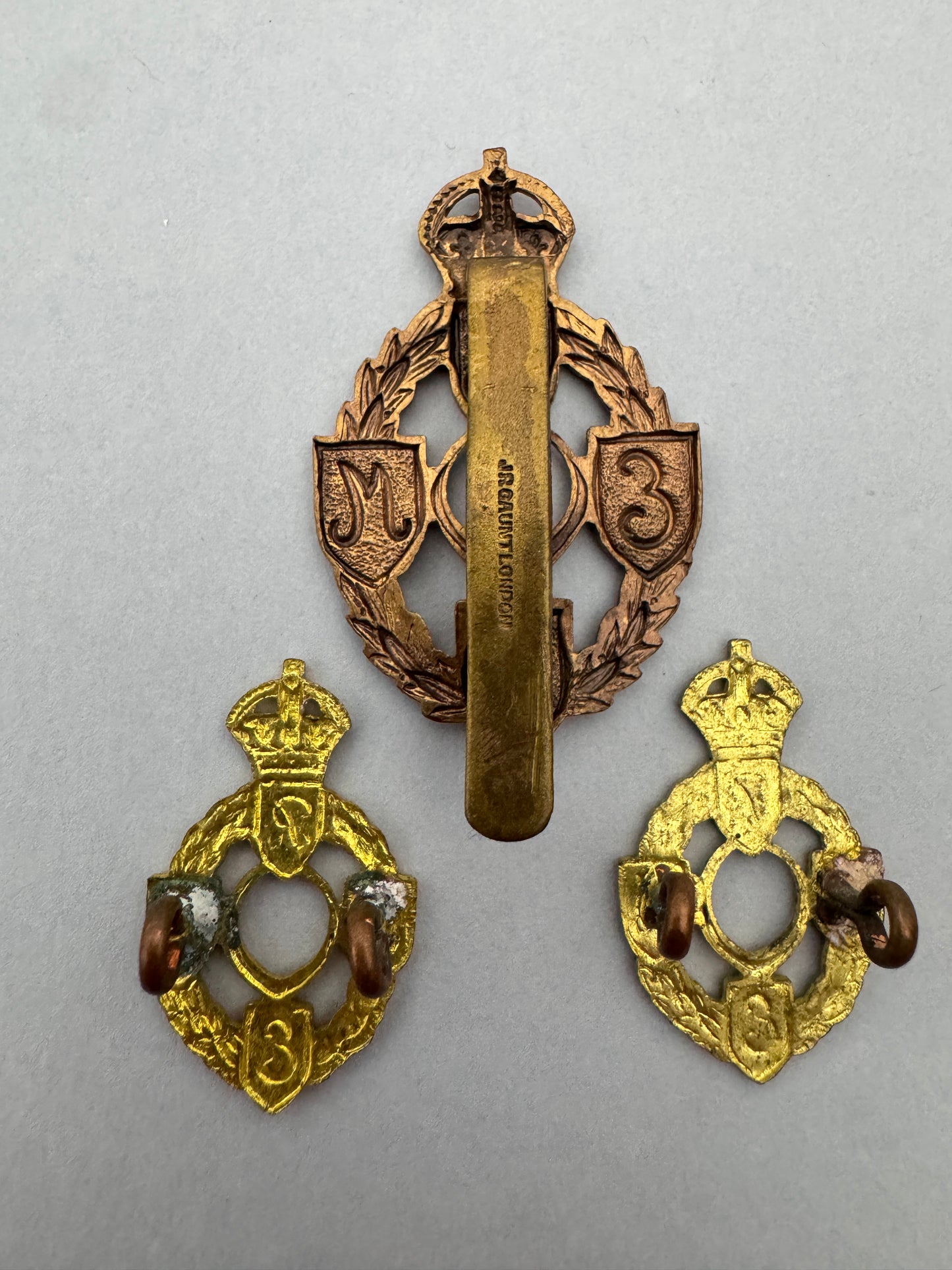 WW2 British Army REME Engineers Cap Badge & Collar Badges Set GAUNT