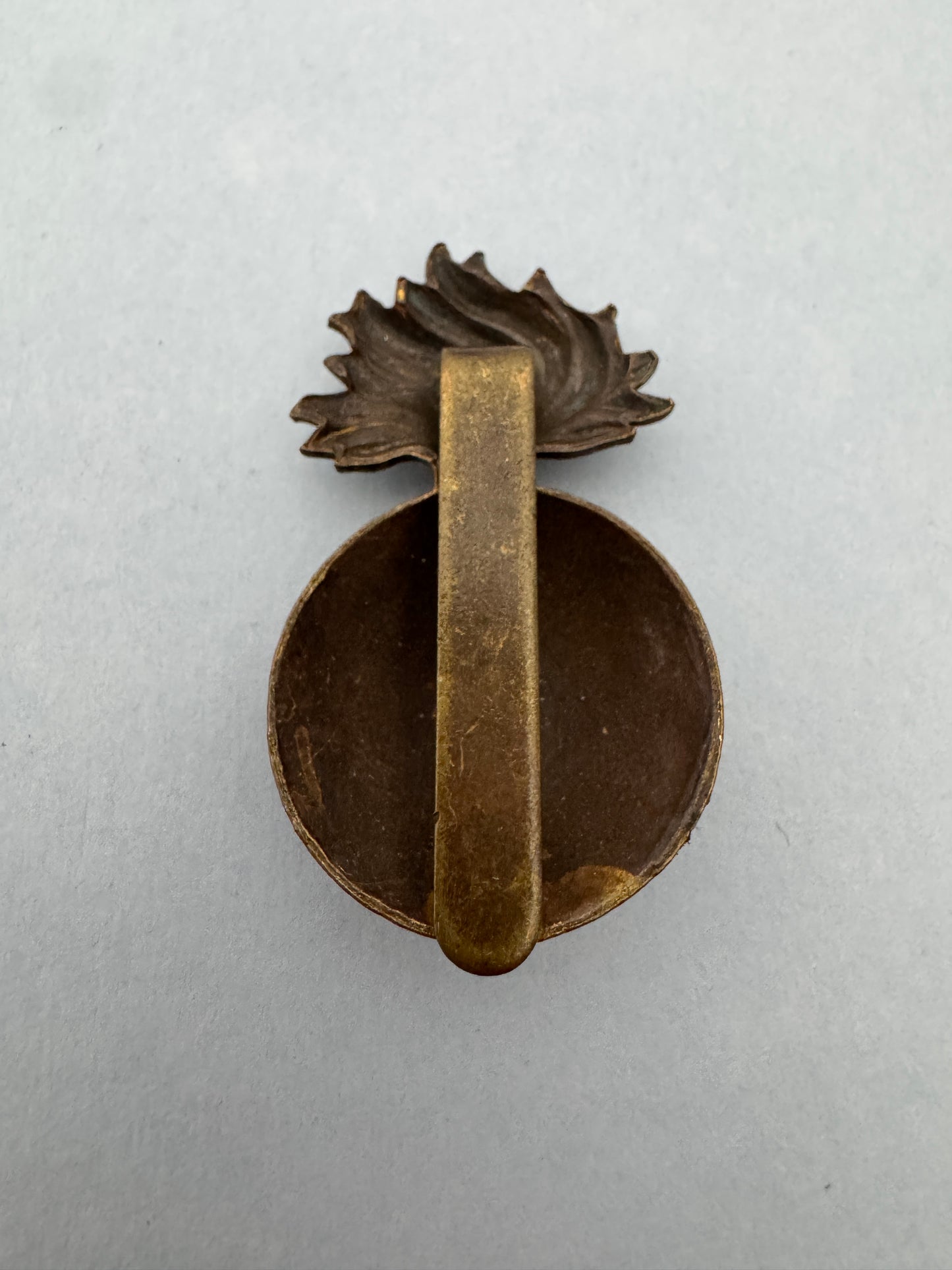 WW2 British Army Northumberland Fusiliers Cap Badge NF