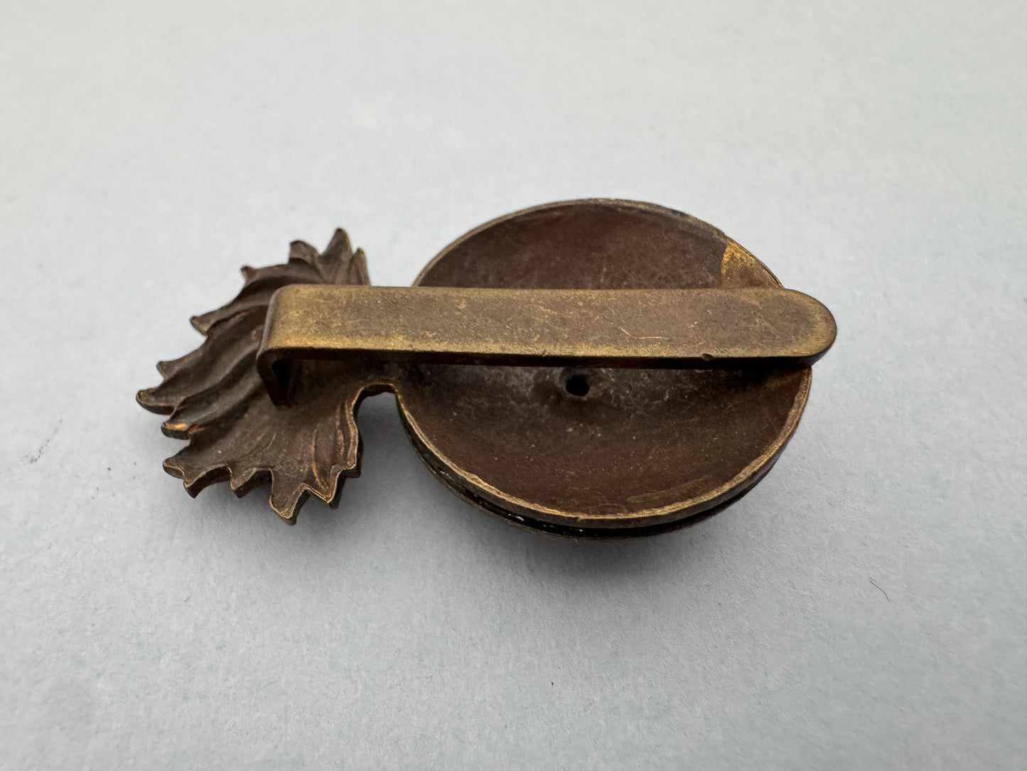 WW2 British Army Northumberland Fusiliers Cap Badge NF