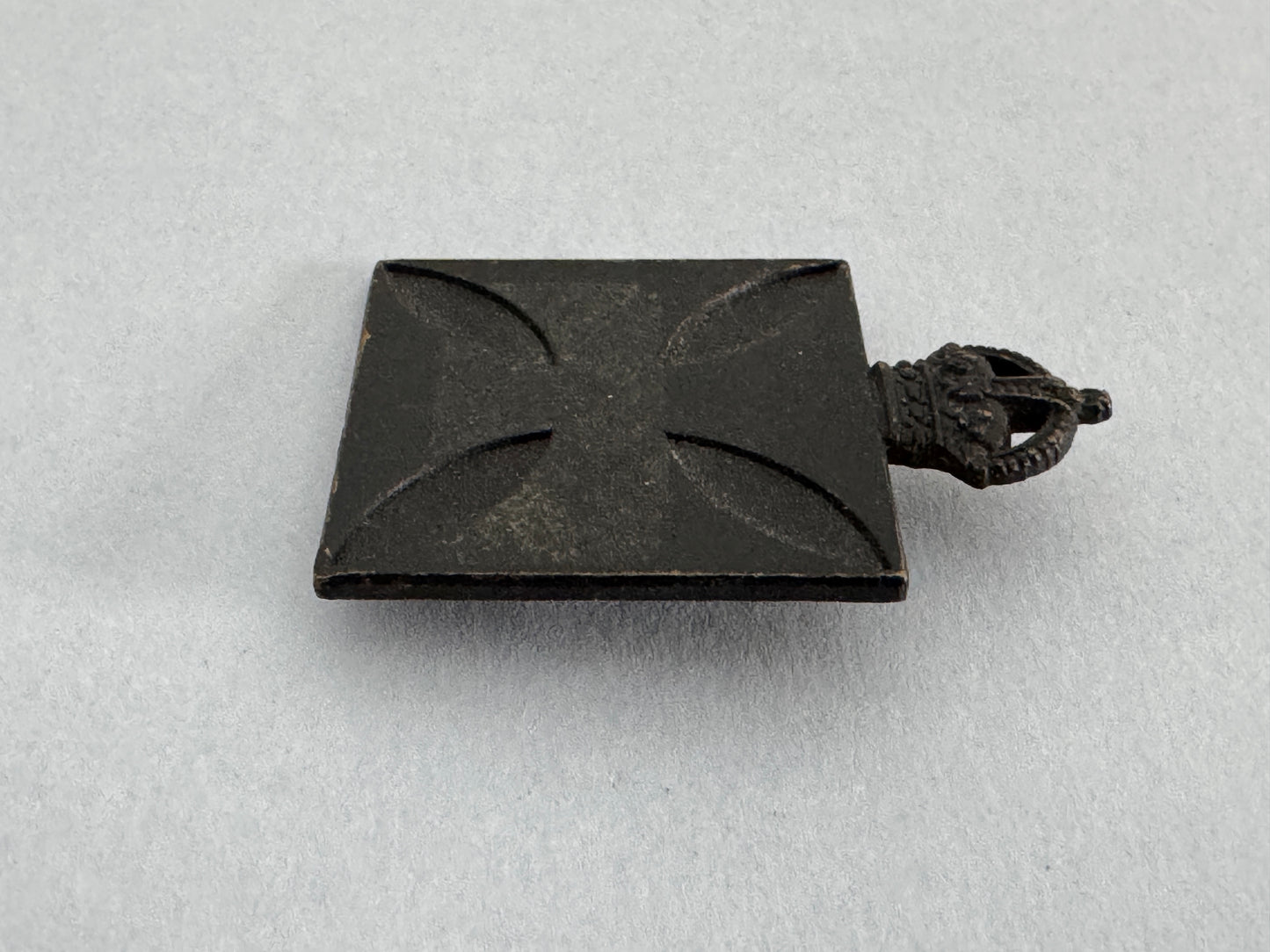 WW1 British Army Chaplain's Department Officer's Cap Badge