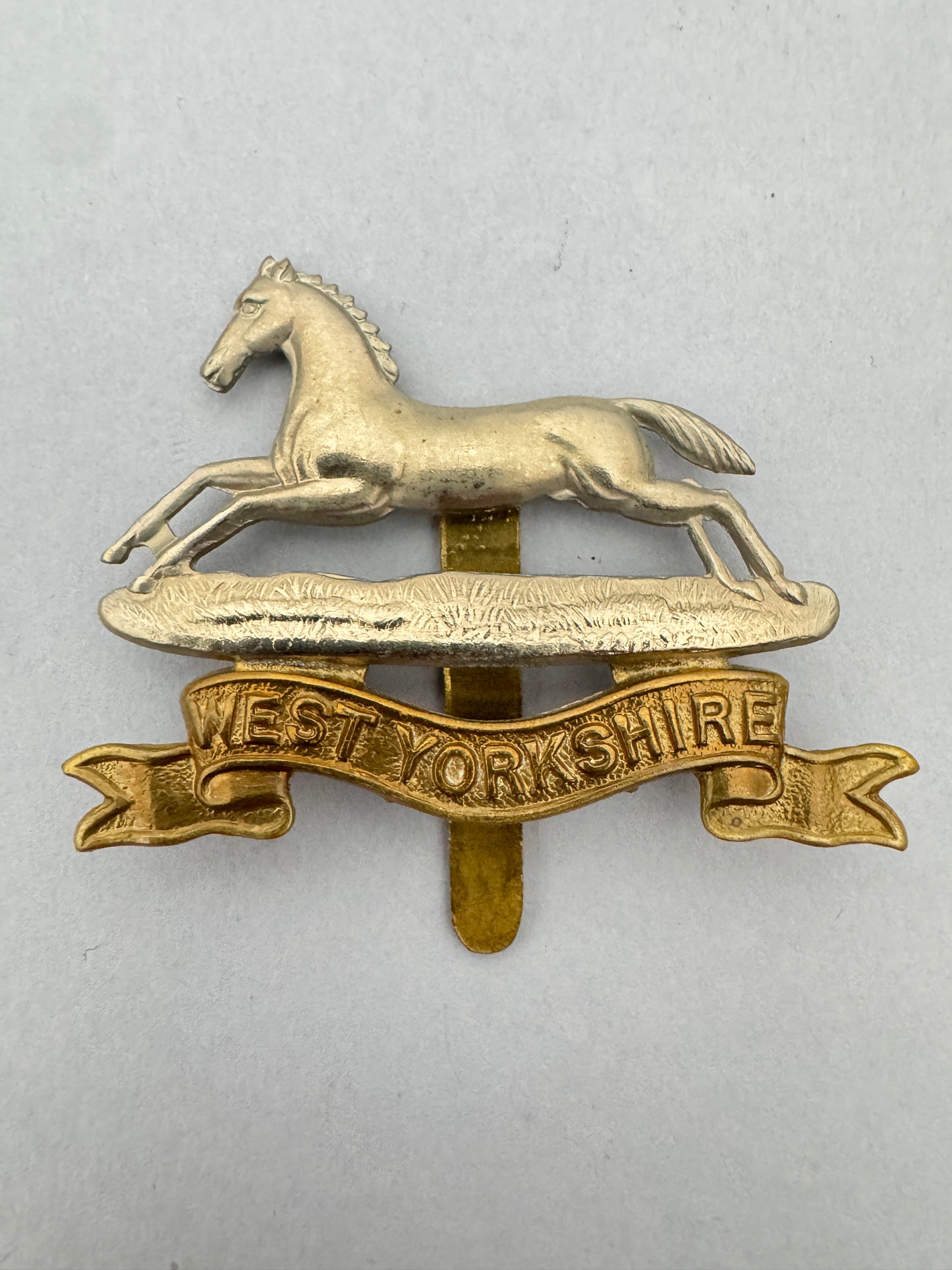 WW2 British Army West Yorkshire Regiment Cap Badge