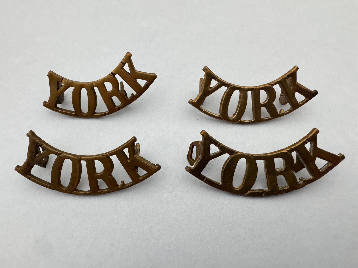 WW1 British Army Yorkshire Regiment (Green Howards) Shoulder Titles (Pairs)