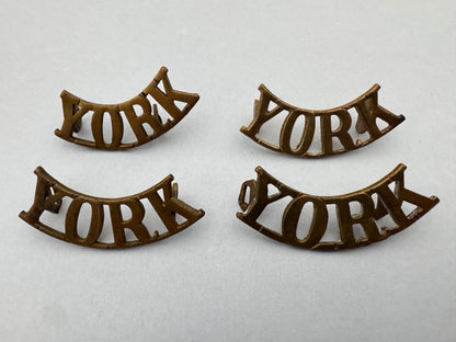 WW1 British Army Yorkshire Regiment (Green Howards) Shoulder Titles (Pairs)