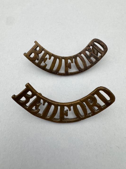 WW1 British Army Bedfordshire & Hertfordshire Regiment Shoulder Title Badges