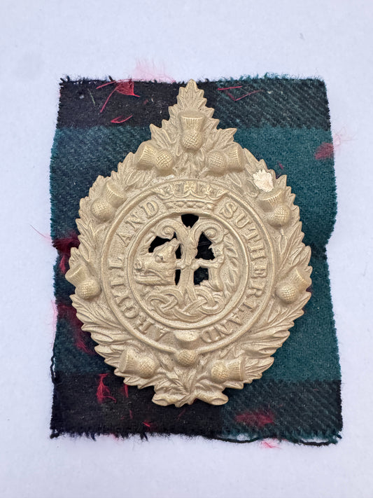 WW2 British Argyll & Sutherland Highlanders Glengarry Cap Badge & Tartan