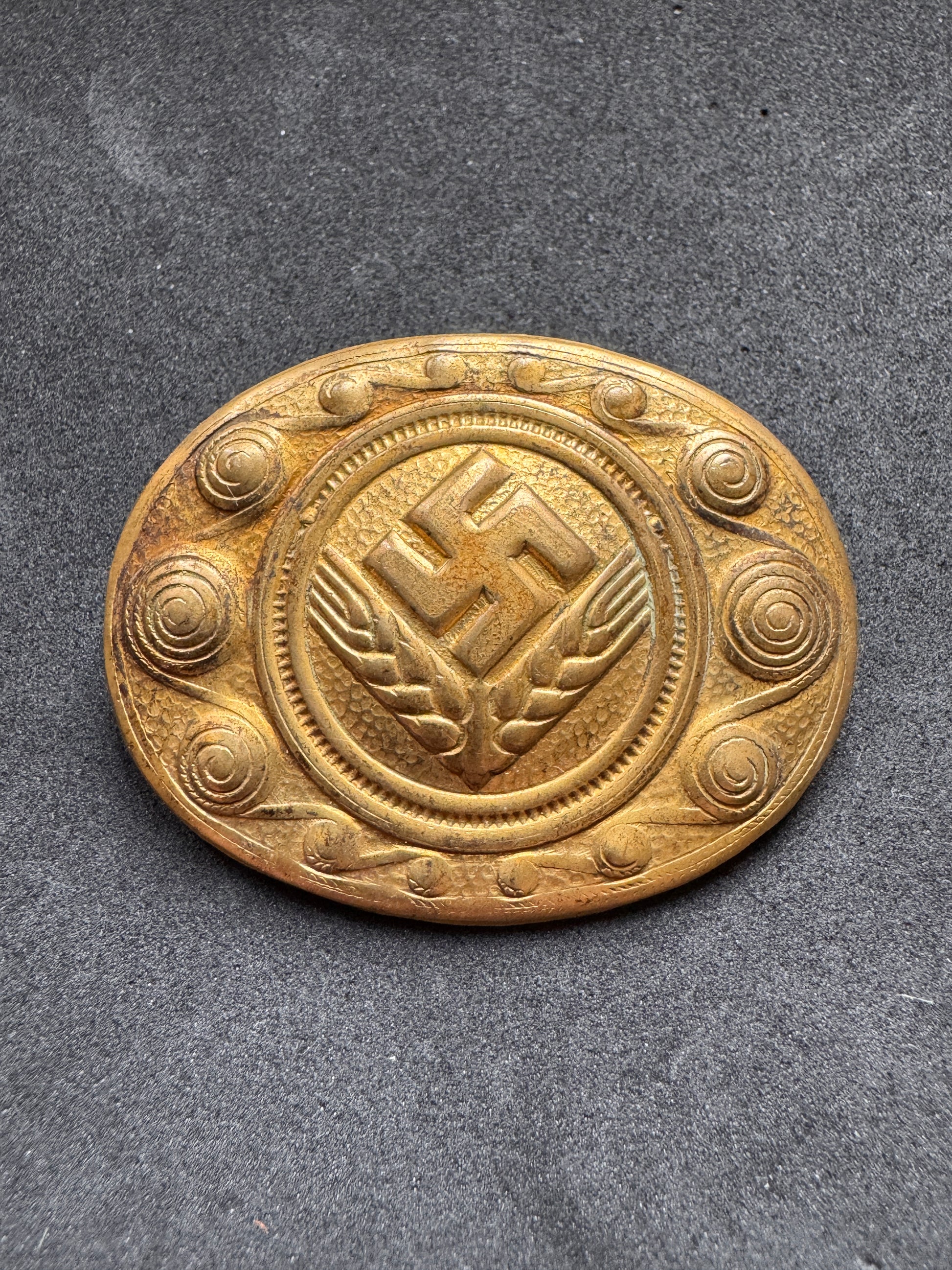 Photo 2 of Third Reich RADwj Labour Service Of Female Youth Badge - collectible militaria item