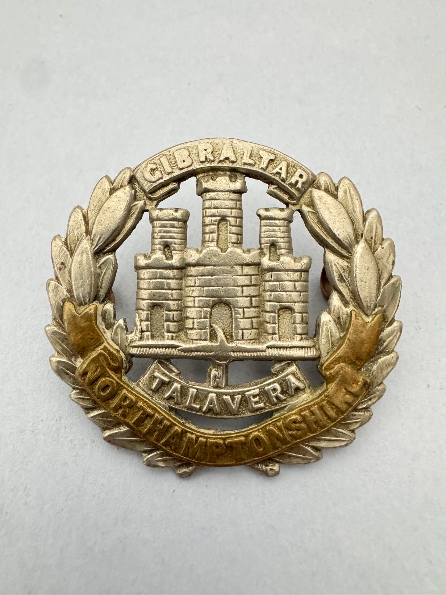 Victorian British Army Northamptonshire Regiment Cap Badge