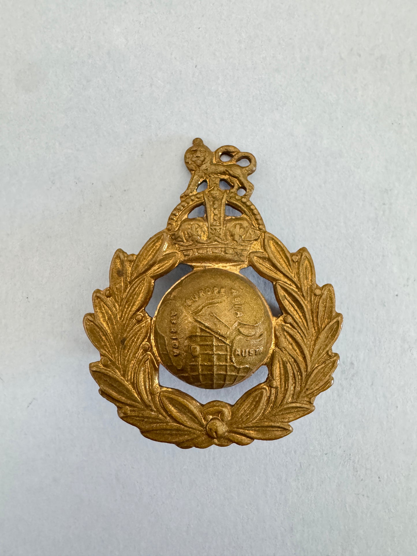 WW2 British Royal Marines Cap Badge