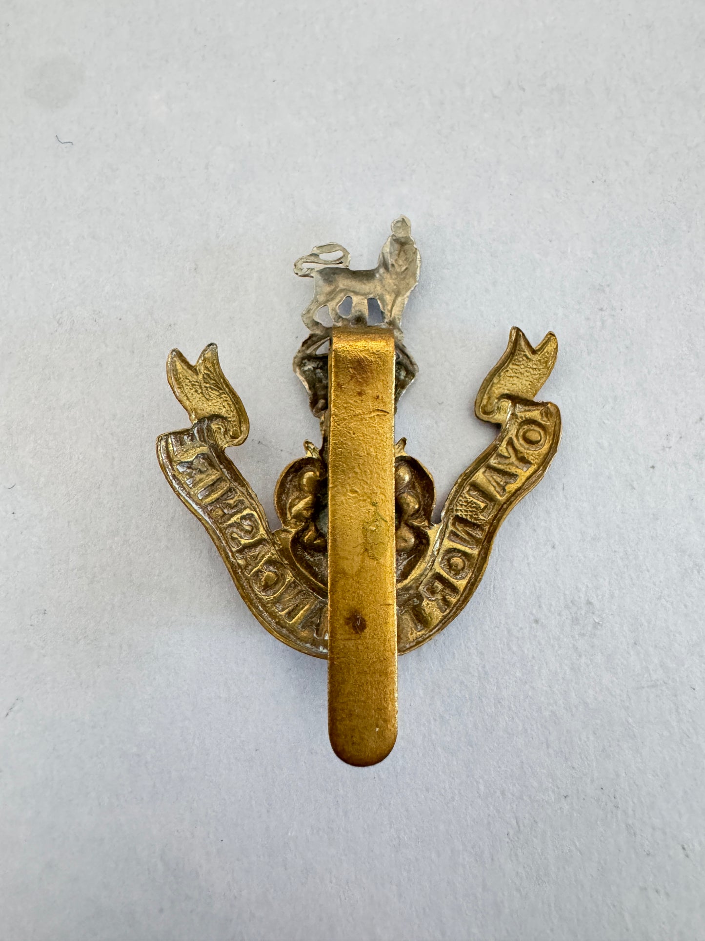WW2 British Army Loyal North Lancashire Regiment Cap Badge