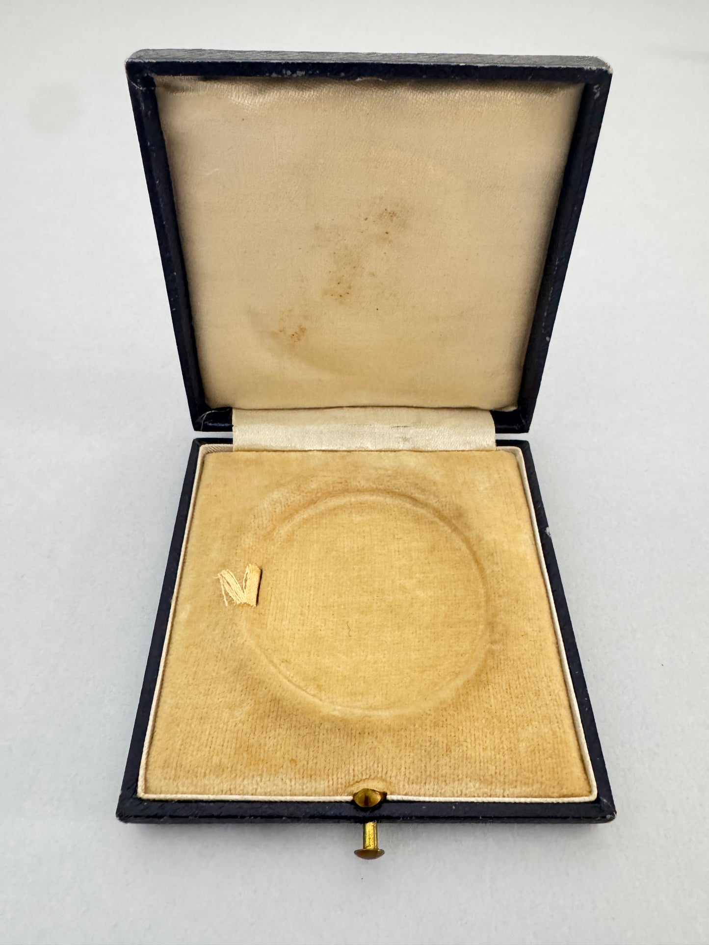 WW1 Austrian Empire Eiserne Salvatormedaille (Iron Salvator Medal)