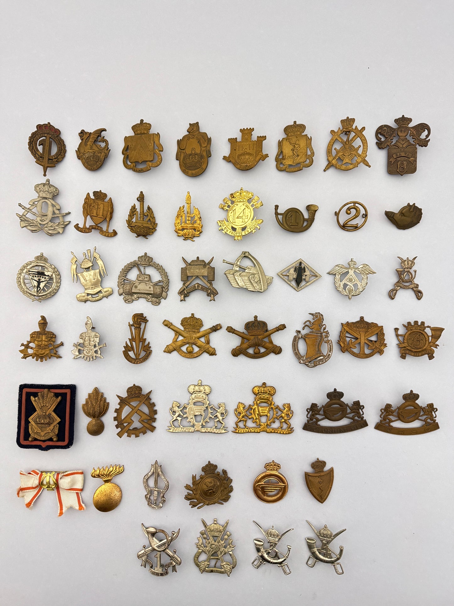 Belgian Army Cap Badge Collection - WW1 WW2 & Post-war