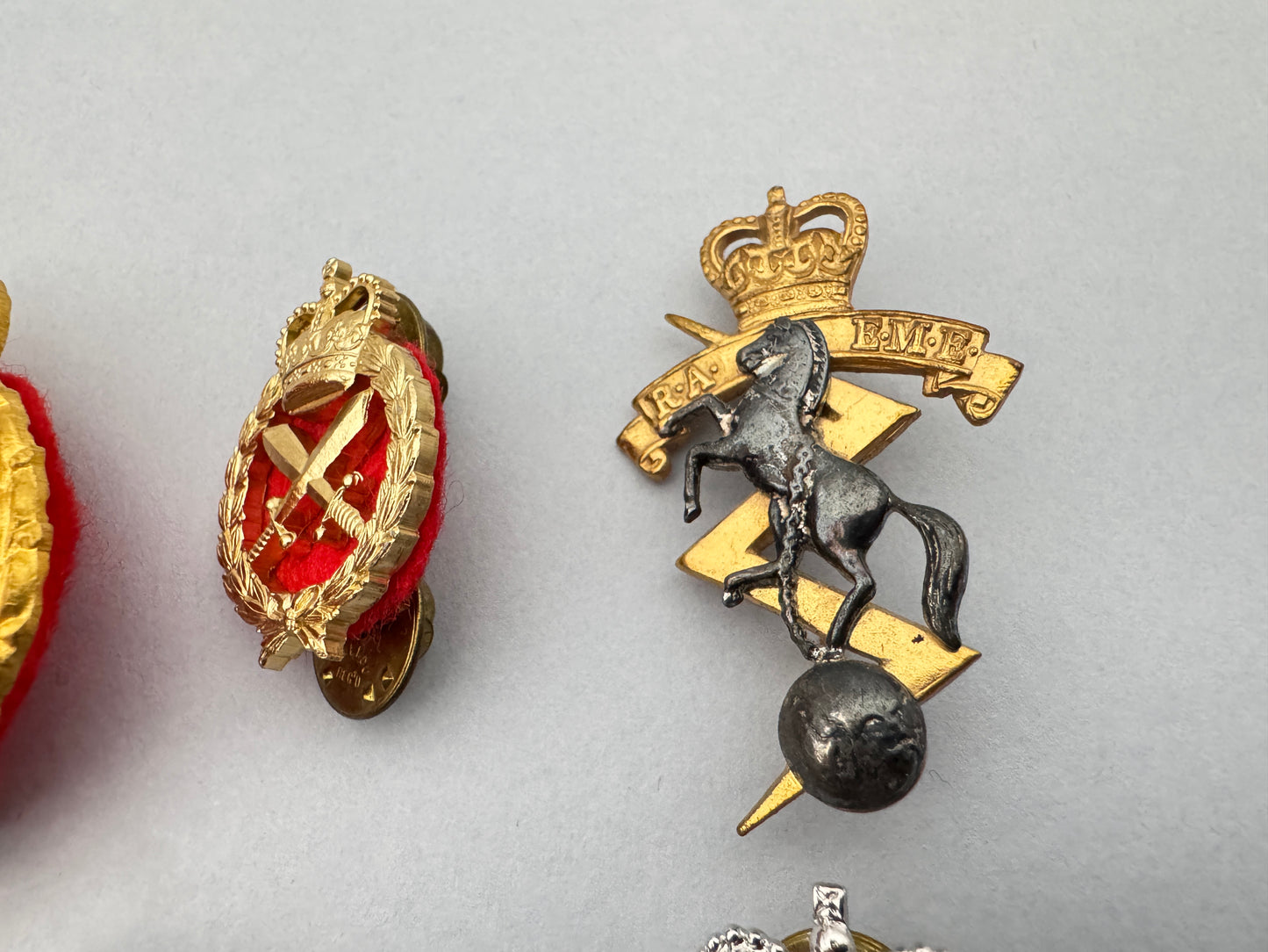 Post WW2 Australian Army Cap Badges ANZAC