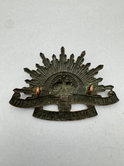 WW2 Australian Commonwealth Military Forces Slouch Cap Badge