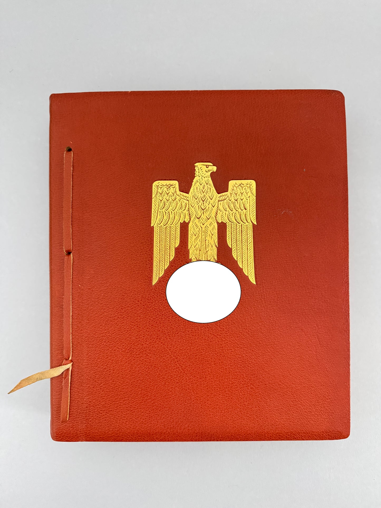 Presentation Volume of Benito Mussolini’s State Visit to Munich 1937 – Very fine and rare original presentation volume in...