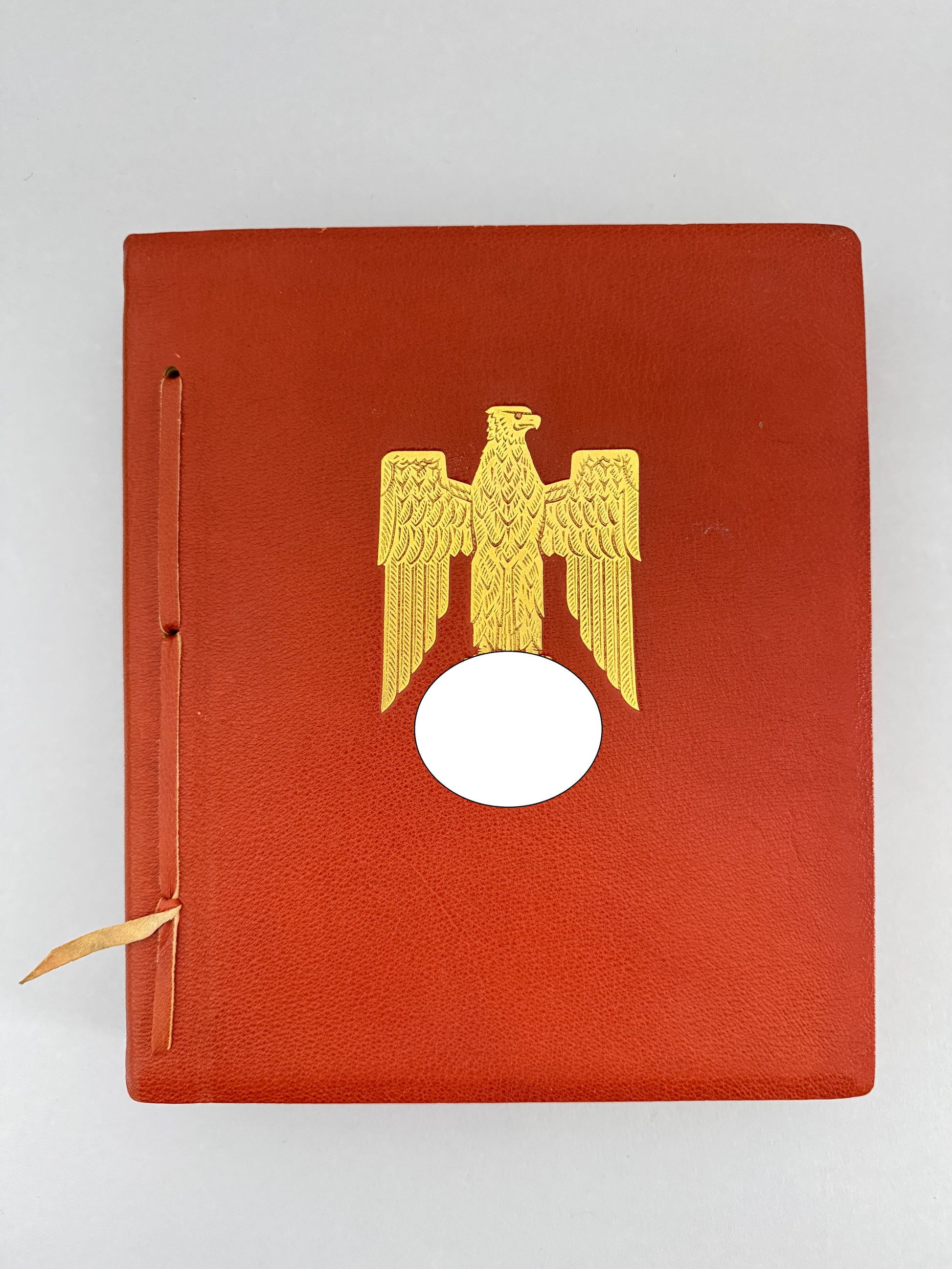 Presentation Volume of Benito Mussolini’s State Visit to Munich 1937 – Very fine and rare original presentation volume in...