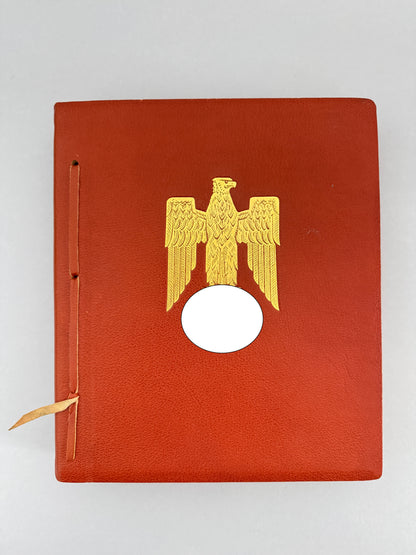 Presentation Volume of Benito Mussolini’s State Visit to Munich 1937 – Very fine and rare original presentation volume in...