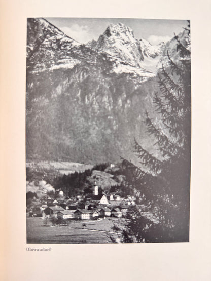 Presentation Volume of Benito Mussolini’s State Visit to Munich 1937 – Very fine and rare original presentation volume in...