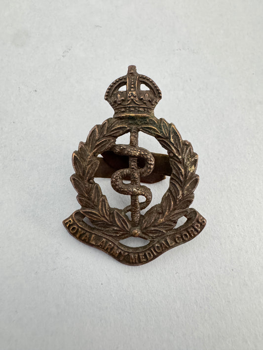 WW2 British Royal Army Medical Corps Officer's Cap Badge GAUNT