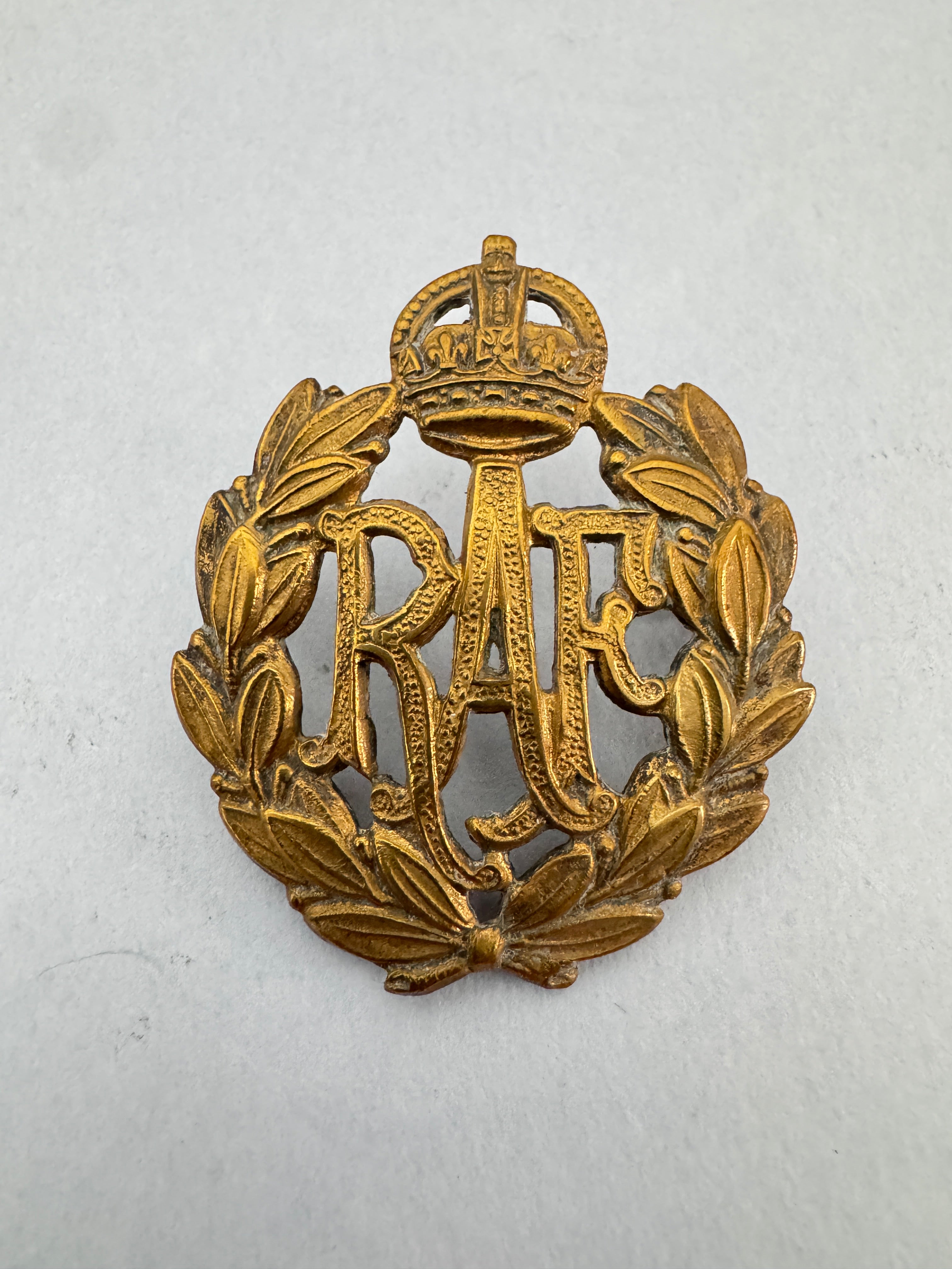 WW2 British Royal Air Force Cap Badge RAF – Medals-Militaria