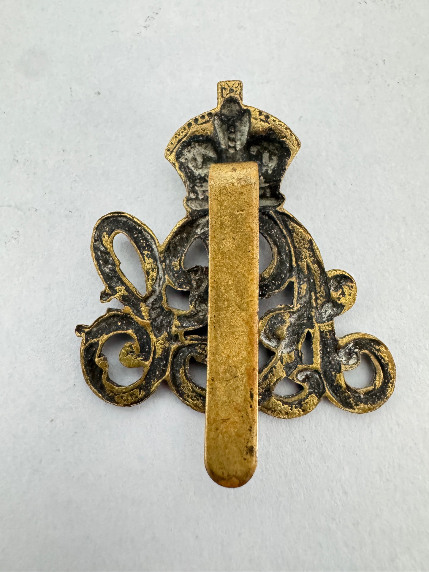 WW1 British Army Pay Corps Cap Badge APC