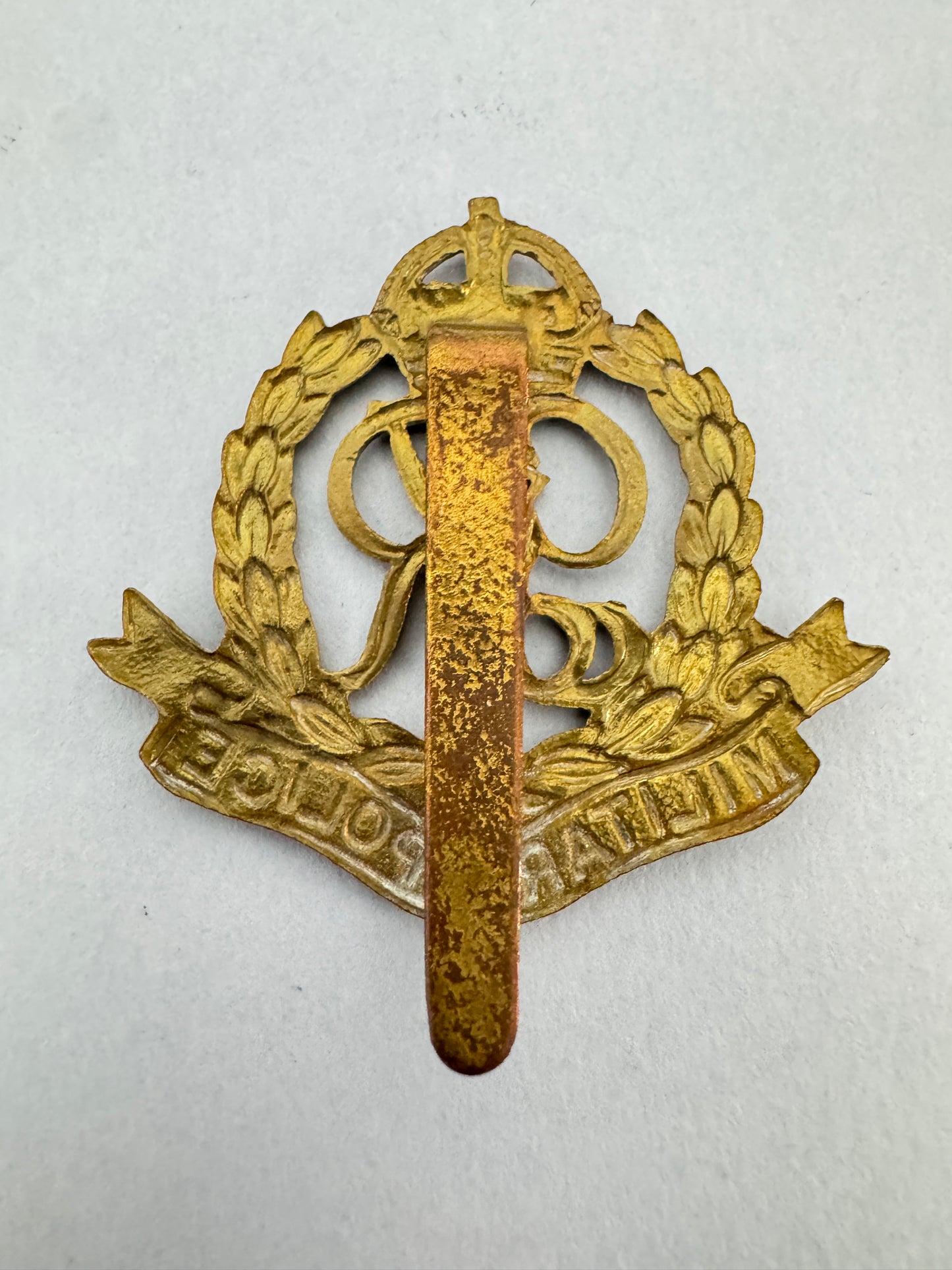 WW2 British Army Military Police Cap Badge