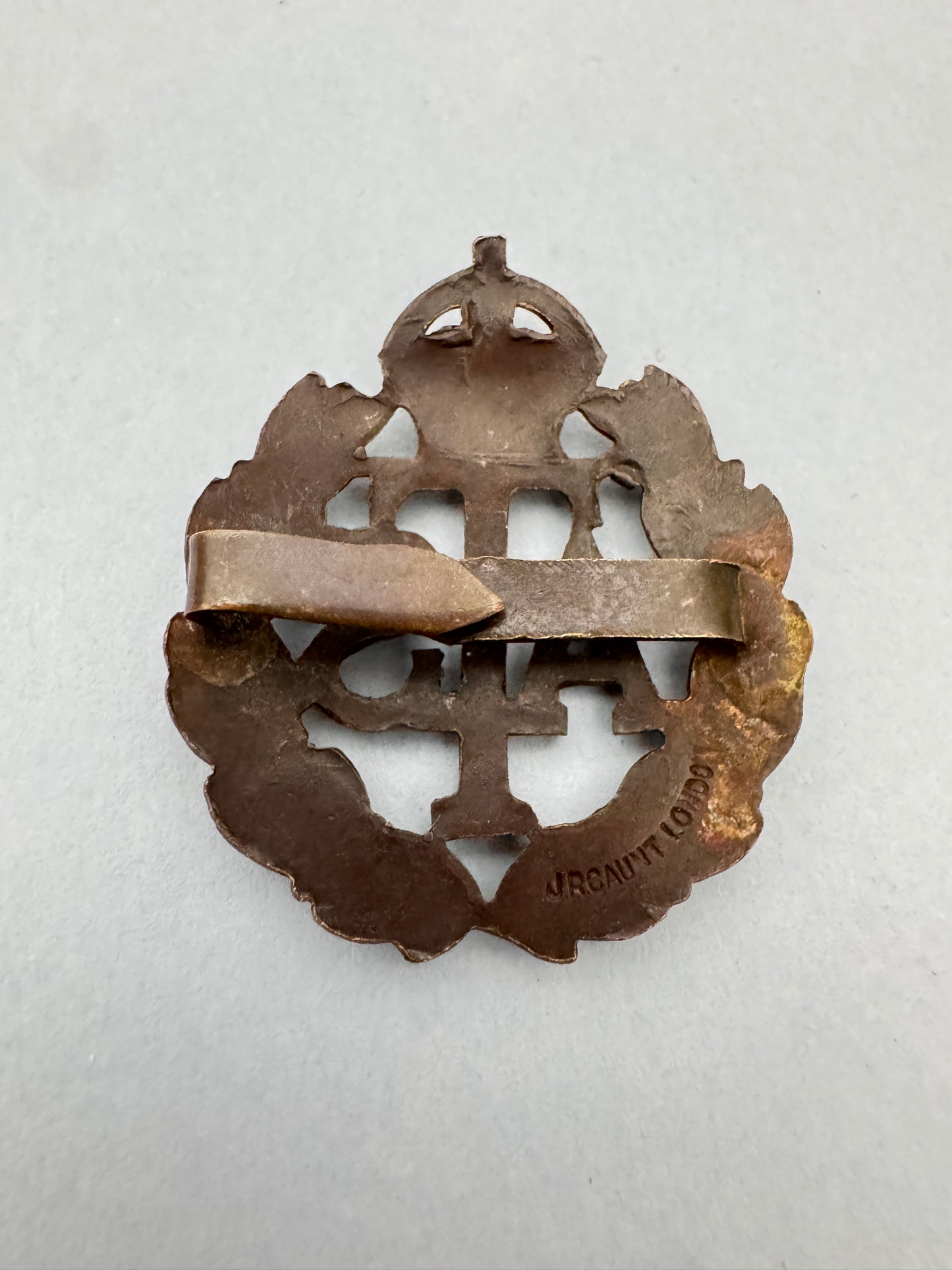 WW2 British Army Territorial Service (ATS) Officer's Cap Badge GAUNT