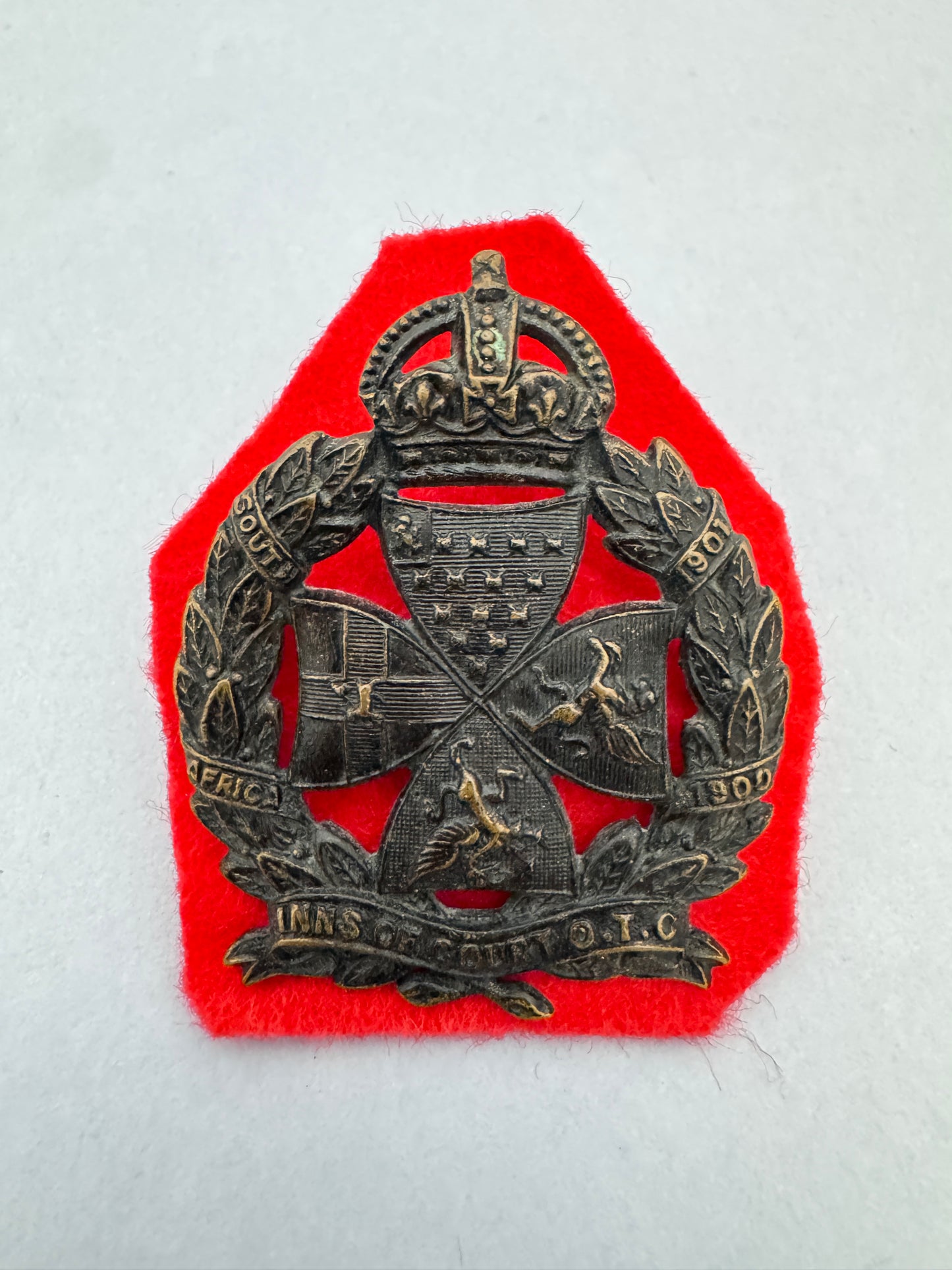 WW2 British Army Inns of Court Officer Training Corps Cap Badge OTC
