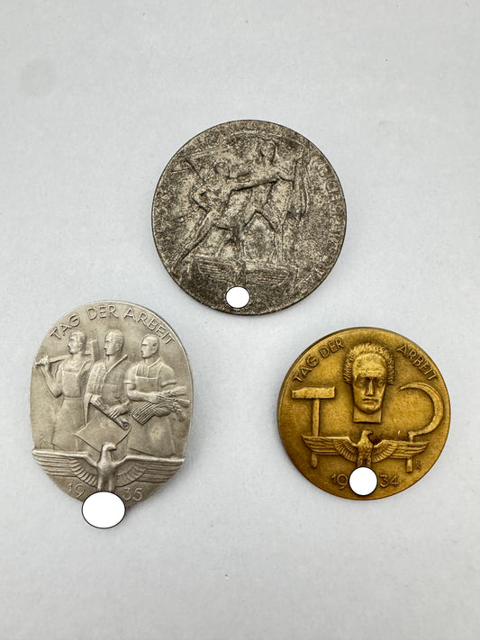 Third Reich Reichsparteitag Tinnie Badges – Three original Third Reich event 'tinnie' day badges. Tag Der Arbeit badges di...