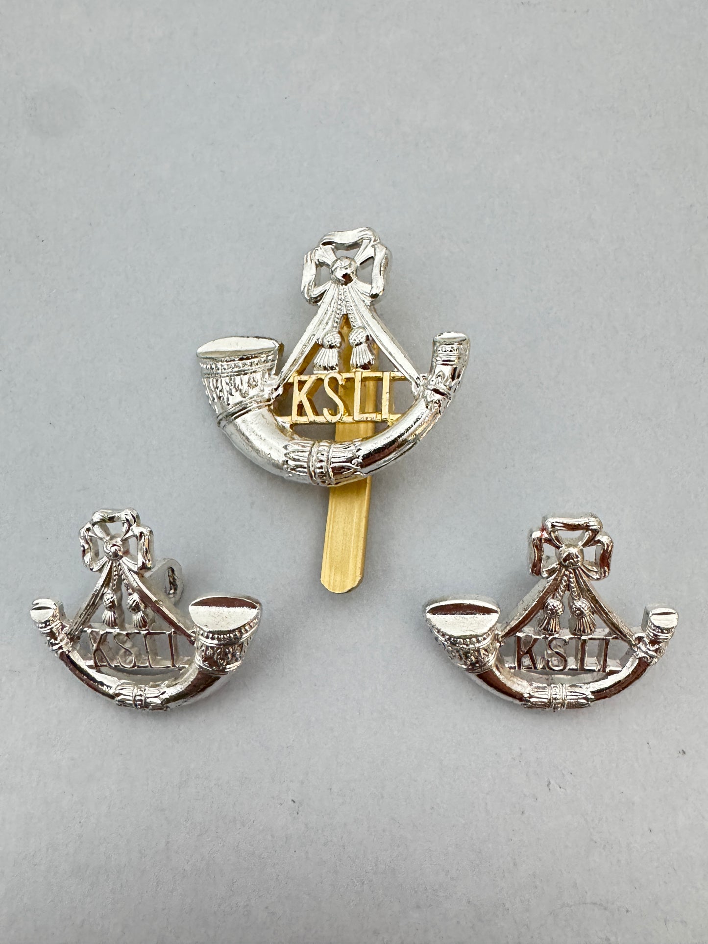 British Army King's Shropshire Light Infantry Cap Badge & Collar Badges