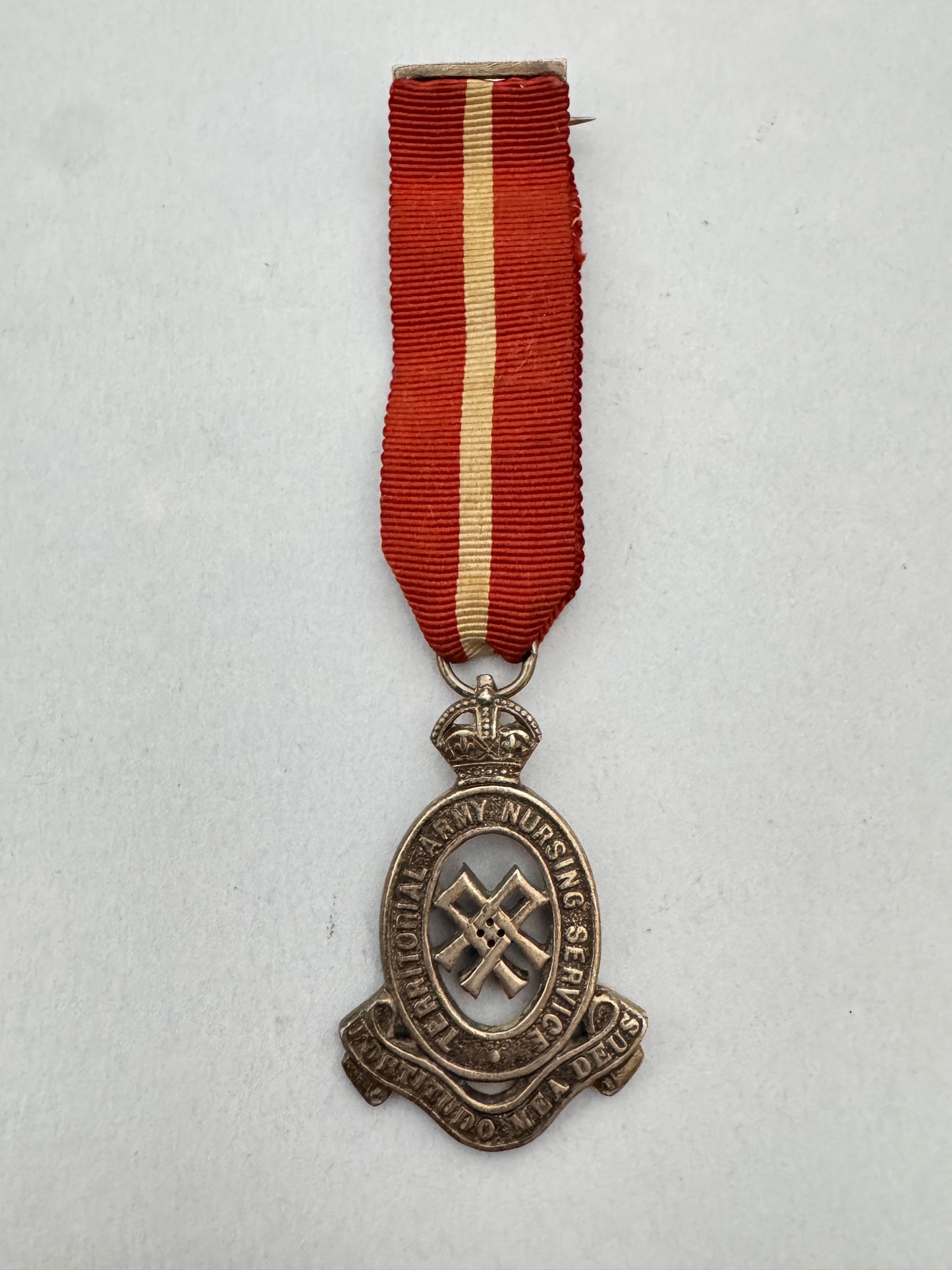 WW2 British Territorial Army Nursing Service Tippet Breast Badge Medal