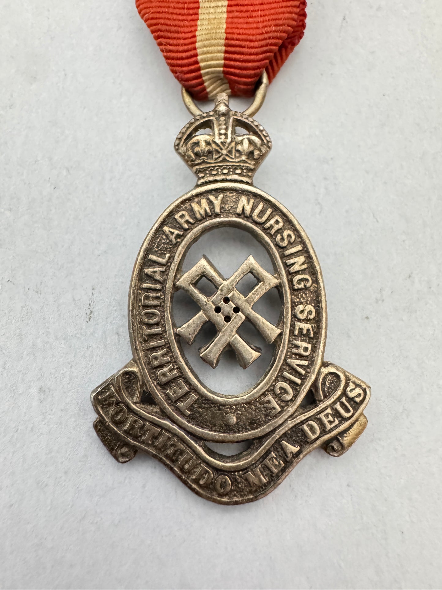 WW2 British Territorial Army Nursing Service Tippet Breast Badge Medal