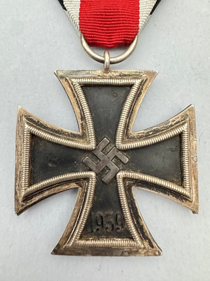 WW2 German Iron Cross Second Class Medal – An original 1939 Iron Cross 2nd Class. A German bravery award issued during World