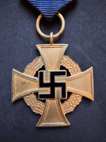 Photo 3 of Third Reich Civil Service 40-Year Long Faithful Service Medal - collectible militaria item